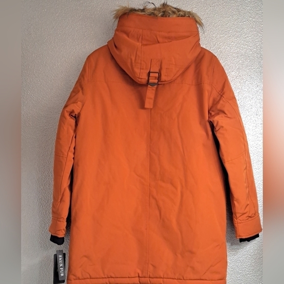 NWT Heavyweight Parka by Guess    Size M - Picture 3 of 8